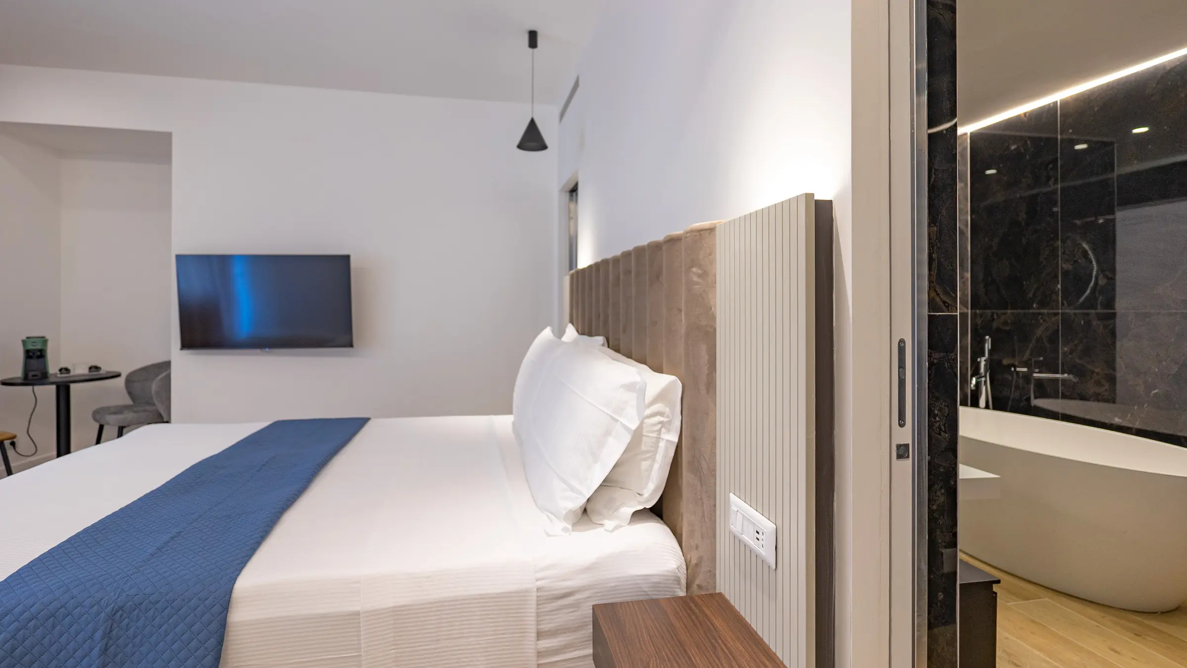 GG Luxury Suites Piazza di Spagna Executive Balcony Suite Gallery 03