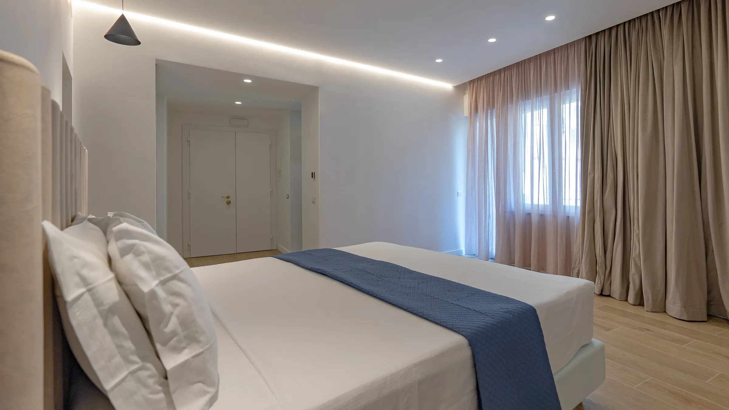 GG Luxury Suites Piazza di Spagna Executive Balcony Suite Gallery 06
